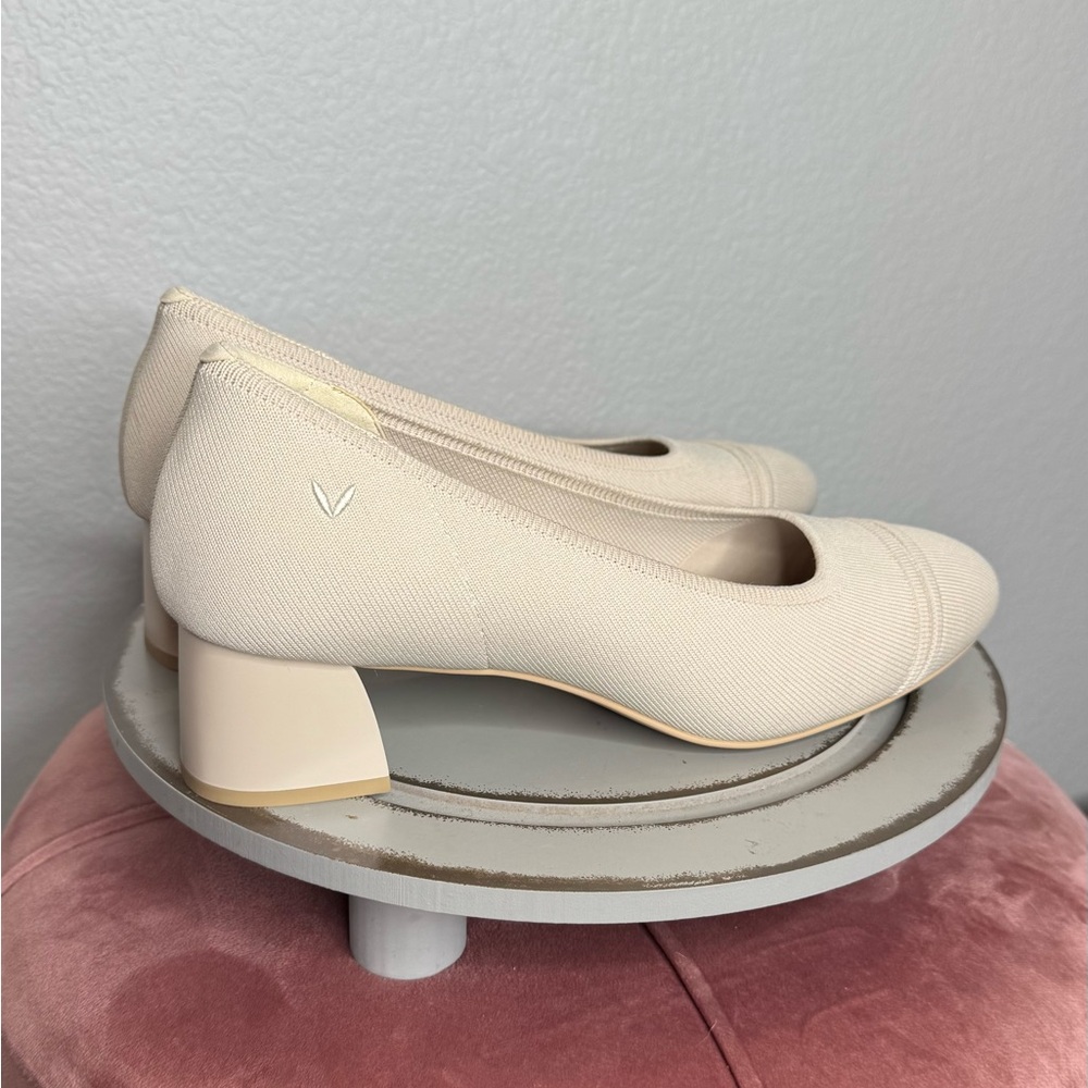 Vivaia Melody 2.0 Womens Beige Block Heel Knit Pumps EU 40 US‎ 9 Square Toe